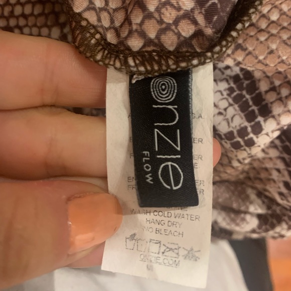 NWOT Onzie Snake Print Yoga Leggings - Picture 5 of 8